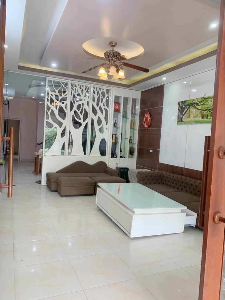 Nhà cho thuê Quán Triều Thái Nguyên 2 tầng 3 phòng ngủ - Full nội thất, chỉ việc vào ở!