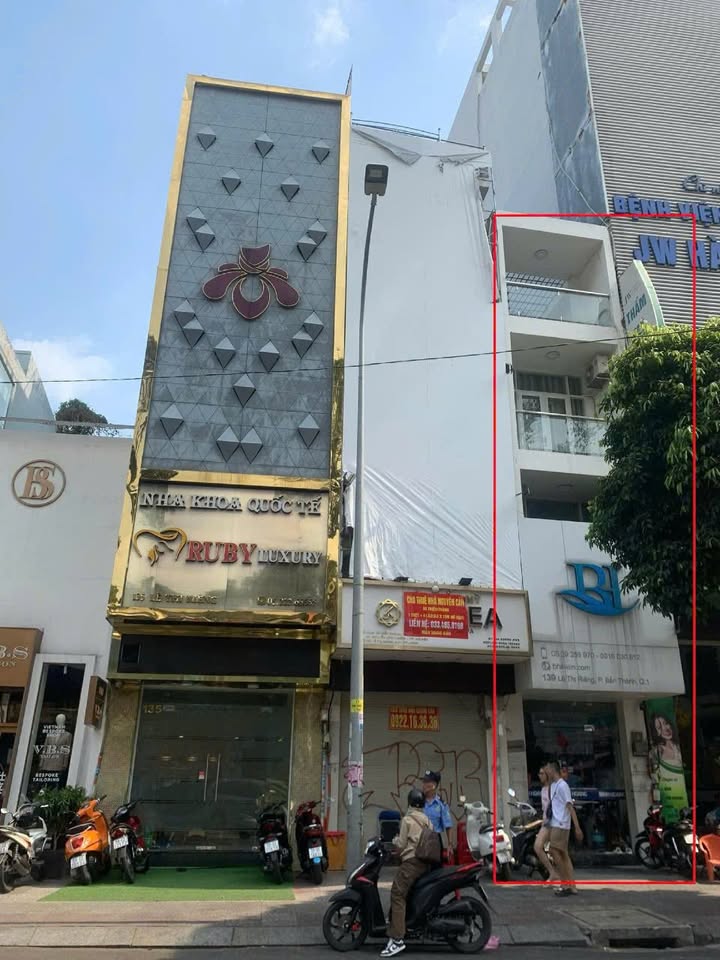 Bán nhà mặt tiền Lê Thị Riêng, Quận 1 - 40m², 3 tầng - Hợp đồng thuê 30 triệu/tháng!