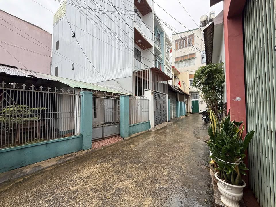 Nhà 2 Mê Hẻm 24 Trần Hưng Đạo, Buôn Ma Thuột 44m² giá 3.6 tỷ - Vị trí siêu trung tâm!