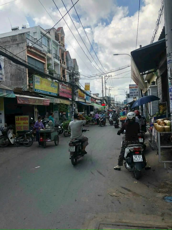 Nhà mặt tiền hẻm kinh doanh 135 Phạm Đăng Giảng, Bình Tân - Diện tích 64m², giá chỉ 5.4 tỷ!