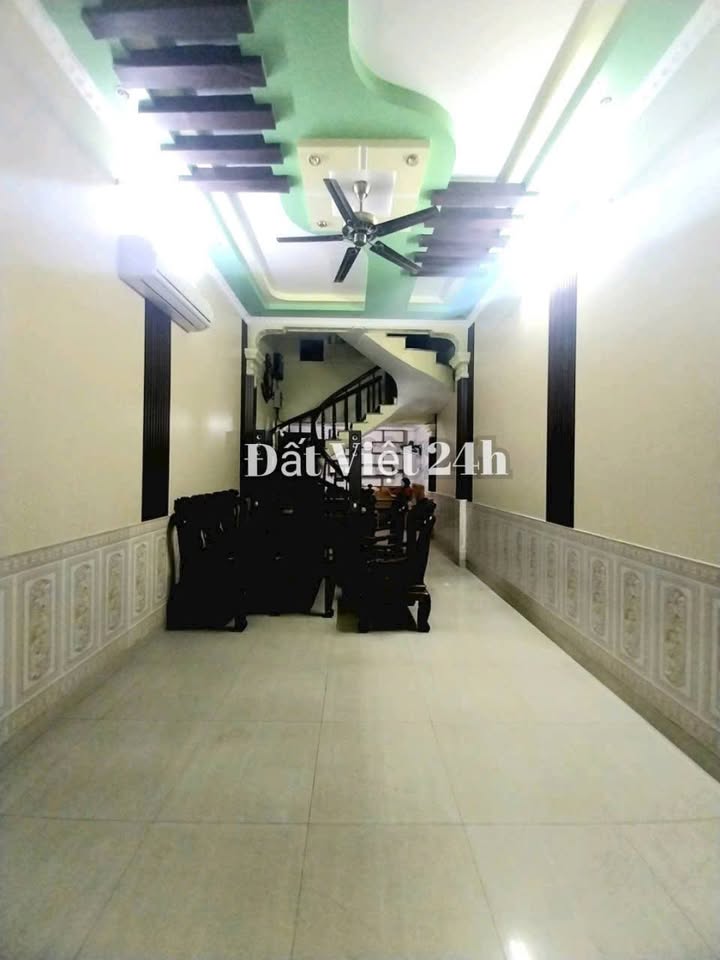 Cho thuê nhà 3.5 tầng Nguyễn Văn Linh 60m² giá 8 triệu - Phù hợp làm văn phòng và dạy học!