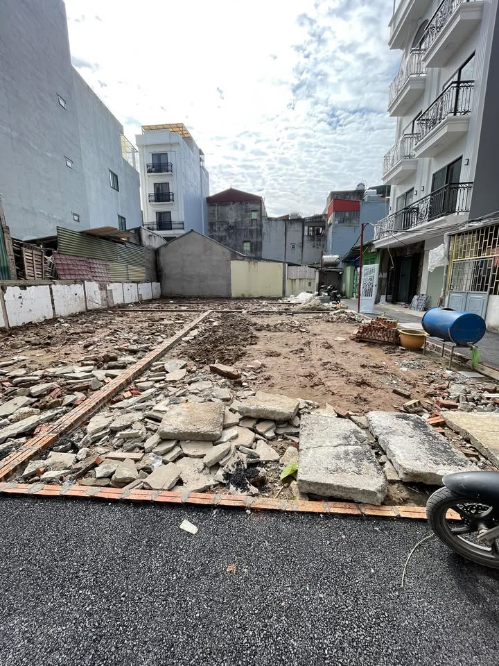 Đất Phúc Lợi Long Biên 56m² giá 5.6 tỷ - Cơ hội đầu tư hấp dẫn!