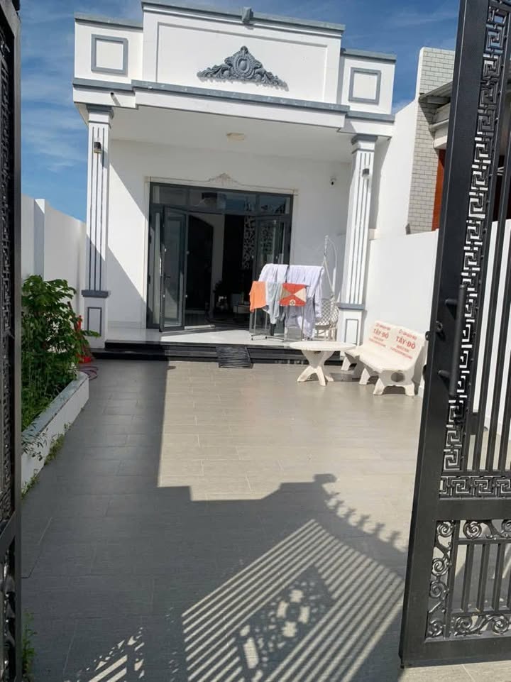 Nhà hẻm đường Lê Hồng Phong, P3, TP Sóc Trăng, 150m² - Sổ hồng chính chủ, ô tô vào tận nhà!