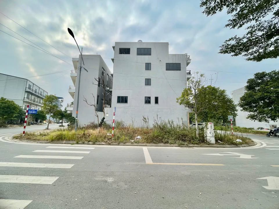 Lô đất 3 mặt tiền KĐT Bách Việt Dĩnh Kế 145m² giá 8 tỷ - Đầu tư sinh lời ngay!