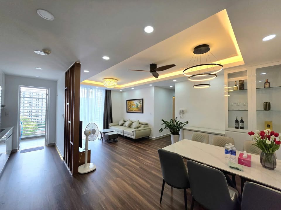 Căn hộ Orchard Garden Phú Nhuận 100m² giá 9.6 tỷ - Sổ hồng chính chủ, view thoáng mát!