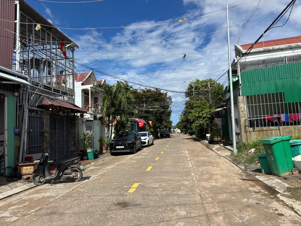 Đất nền góc 2 mặt tiền Lý Thường Kiệt - Đinh Tiên Hoàng, 262m² giá 1.6 tỷ - Cơ hội đầu tư tuyệt vời!