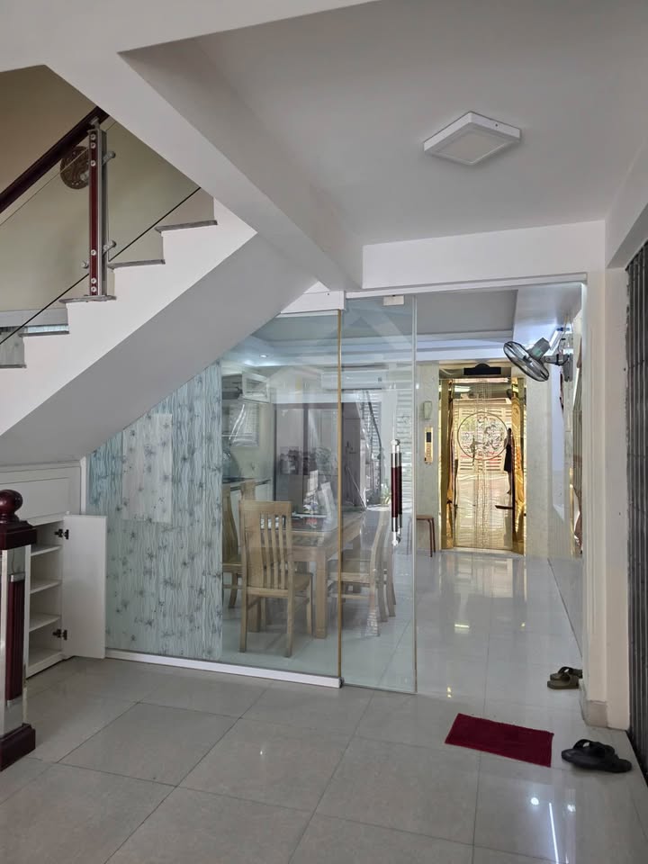 Cho thuê tầng 1 tại Ngõ 193 Văn Cao, Hải Phòng - Diện tích 90m² giá 7 triệu - Đỗ ô tô thoải mái!