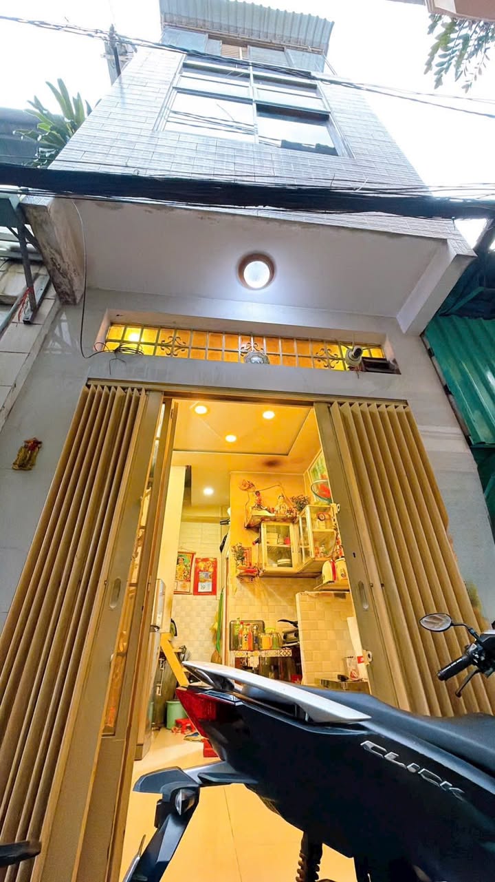 Nhà phố Đoàn Văn Bơ, Quận 4, 32m² giá 1.799 tỷ - Không quy hoạch, sổ hồng riêng!