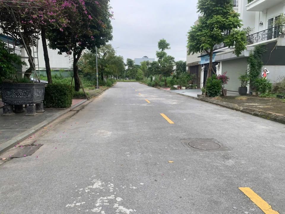 Cho thuê kho 200m² Tân Hồng, Từ Sơn giá 12 triệu - Kho lý tưởng cho mọi nhu cầu!