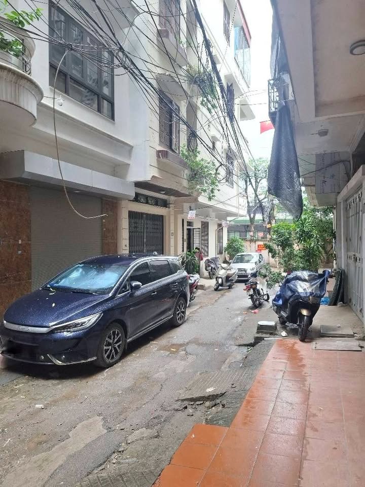 Nhà riêng Láng Hạ 50m² giá thỏa thuận - Mặt tiền 4m, ô tô vào tận nhà!