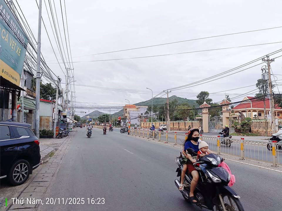 Đất mặt đường Võ Thị Sáu, xã Long Hải, 400m² giá 5.3 tỷ - Khu kinh doanh sầm uất!