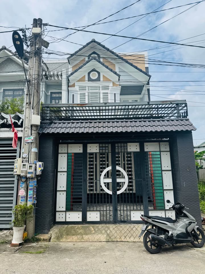 Nhà lầu khu phố 3 Trảng Dài 105m² giá 2.69 tỷ - Sổ hồng riêng, vị trí đắc địa!