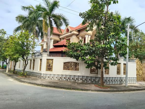 Biệt thự góc 2 mặt tiền Tân Đông Hiệp 750m² giá 36 tỷ - Thương lượng chính chủ!