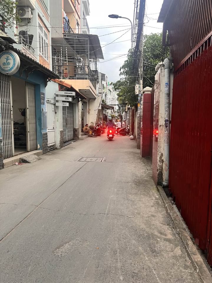 Nhà Bùi Thị Xuân, Tân Bình 65m² giá 8.6 tỷ - Lô góc không vạt, xe hơi tránh