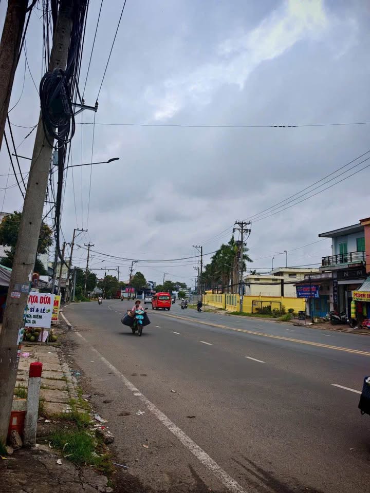 Đất mặt tiền đường Trần Hưng Đạo, Long Xuyên 280m² giá 8.4 tỷ - Vị trí kinh doanh thuận lợi!