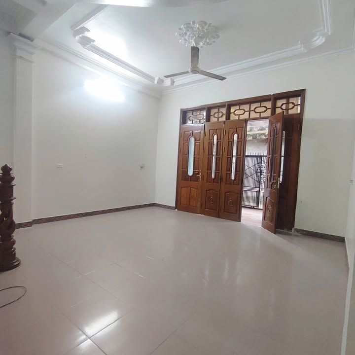 Nhà 3 tầng kiên cố tại Nam Ngạn, Thanh Hóa - Diện tích 98m², giá chỉ từ 2.2 tỷ!