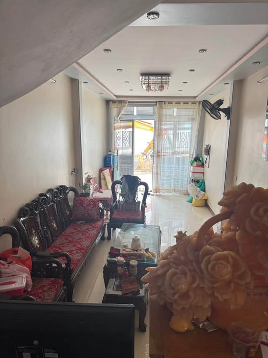 Nhà 2 tầng 1 tum tại Vincom Sơn La 102m² giá 1.6 tỷ - Ô tô tận nhà!