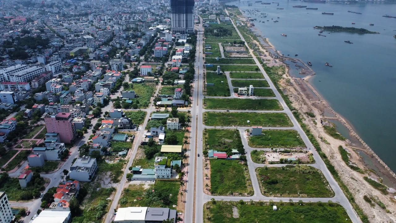 Đất biệt thự mini 200m² KĐT Cao Xanh - Hạ Long giá thỏa thuận - Hướng Đông, sổ đỏ chính chủ