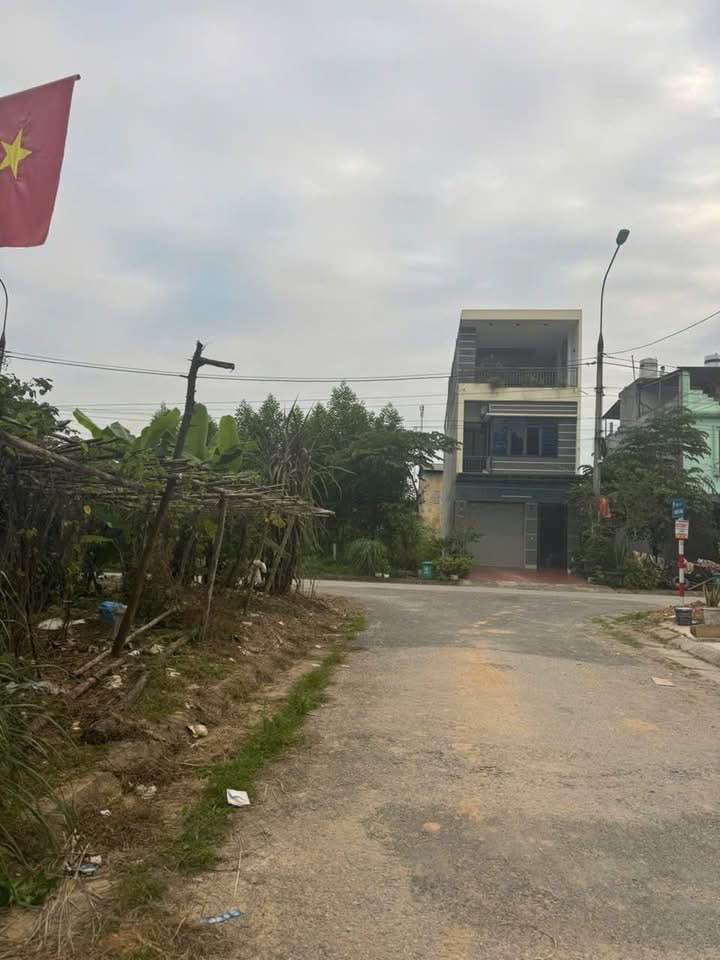 Đất thổ cư 120m² tại Ỷ La, Tuyên Quang giá 3.3 tỷ - Đầu tư sinh lời hấp dẫn!