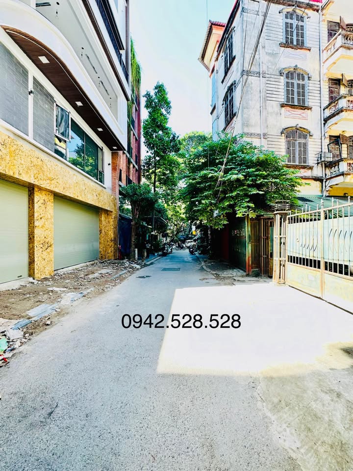 Căn hộ dịch vụ tại Ngõ 3 Võng Thị, 63m² giá 15 tỷ - Đầu tư sinh lời ổn định!