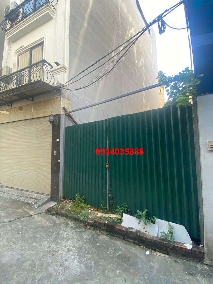 Đất nền Đức Giang 43m² giá 6 tỷ - Ô tô vào tận đất, vị trí đẹp!