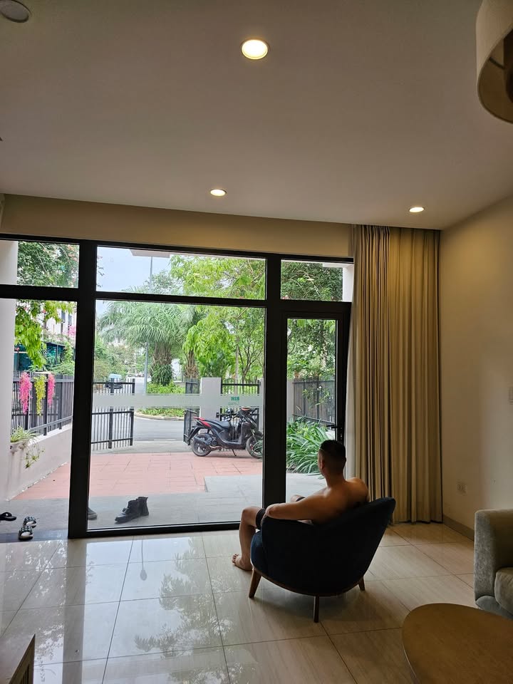 Căn hộ Lotus Hùng Thắng 5 phòng ngủ giá 14 triệu - View đẹp, đầy đủ tiện nghi!