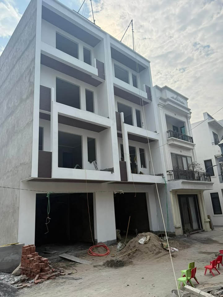 Nhà 4 tầng Cao Thắng, Hạ Long 52.5m² - Thiết kế hiện đại, ô tô đỗ cửa!
