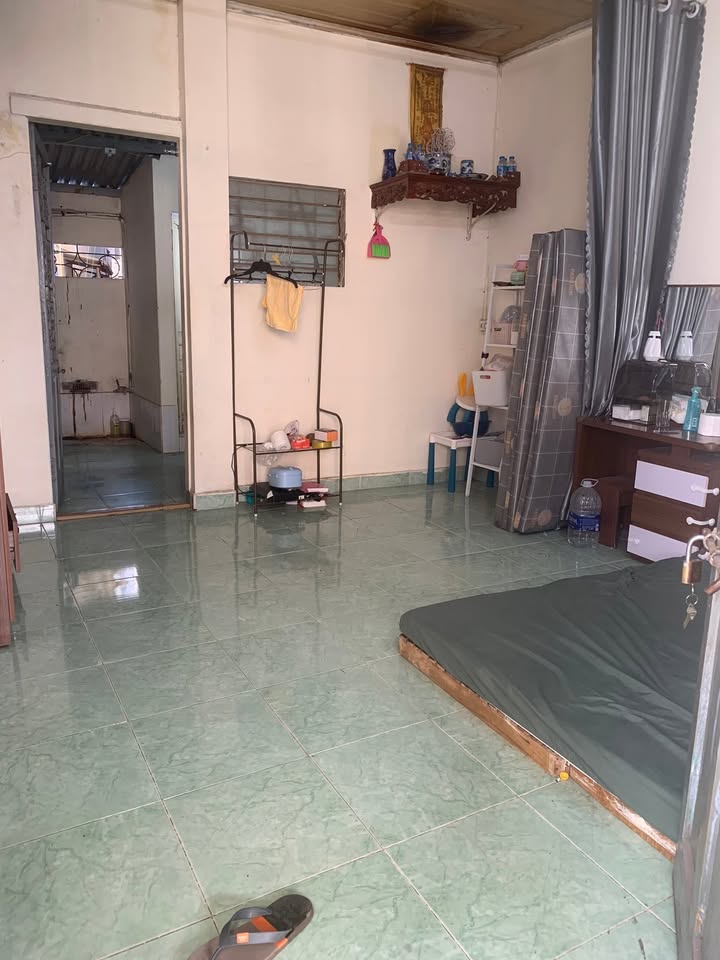 Căn hộ cho thuê tầng 2 tại Đê La Thành, Ba Đình, 35m² - Chính chủ, giá rẻ!