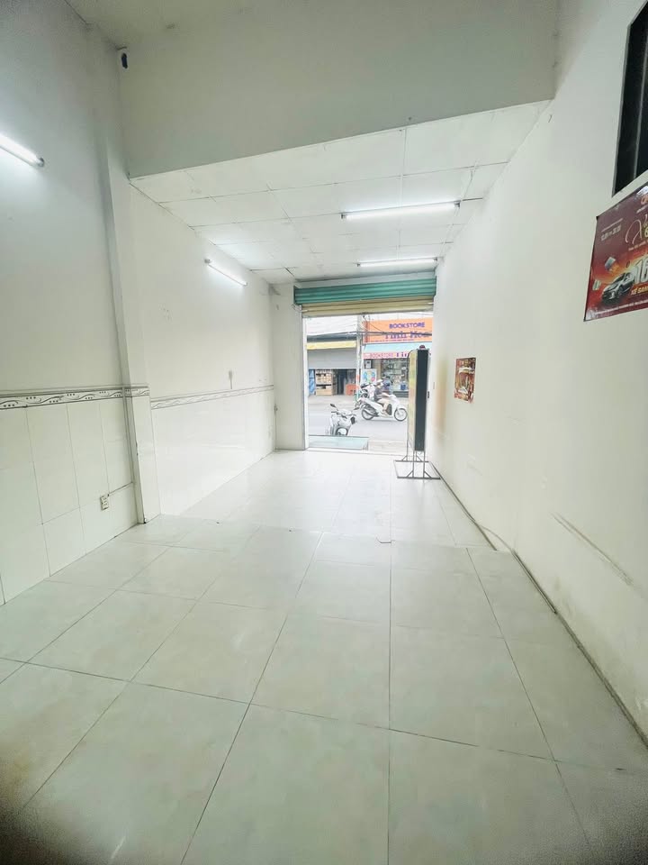 Mặt bằng kinh doanh cho thuê tại Quốc lộ 50, Bình Chánh 40m² - Vị trí đắc địa, sẵn sàng hoạt động!