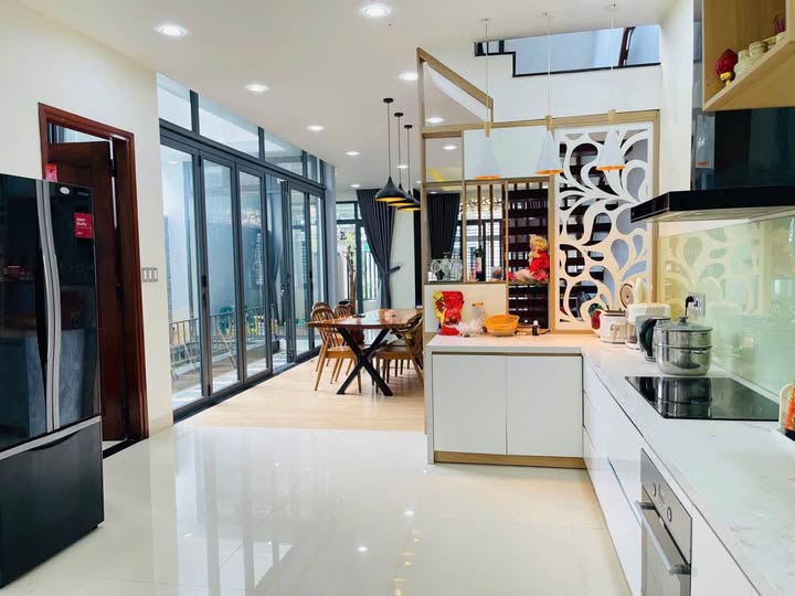 Villa 3 tầng Phạm Văn Đồng, 170m² giá 4.2 tỷ - Đầu tư sinh lời tuyệt vời!
