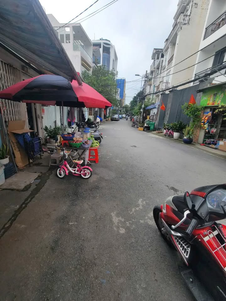 Nhà mặt tiền đường số Tân Quy quận 7, 27m² chỉ 5.5 triệu - Thích hợp kinh doanh!