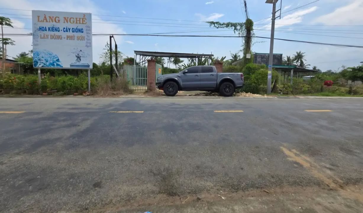 Đất nền 6700m² mặt tiền đường nhựa - Kinh doanh cây giống tại Phú Sơn, Chợ Lách