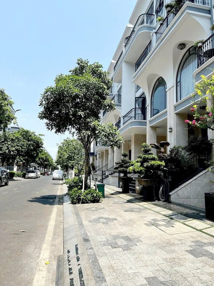 Nhà nguyên căn cho thuê tại KĐT Vạn Phúc City 154m² - Giá chỉ 18 triệu/tháng!