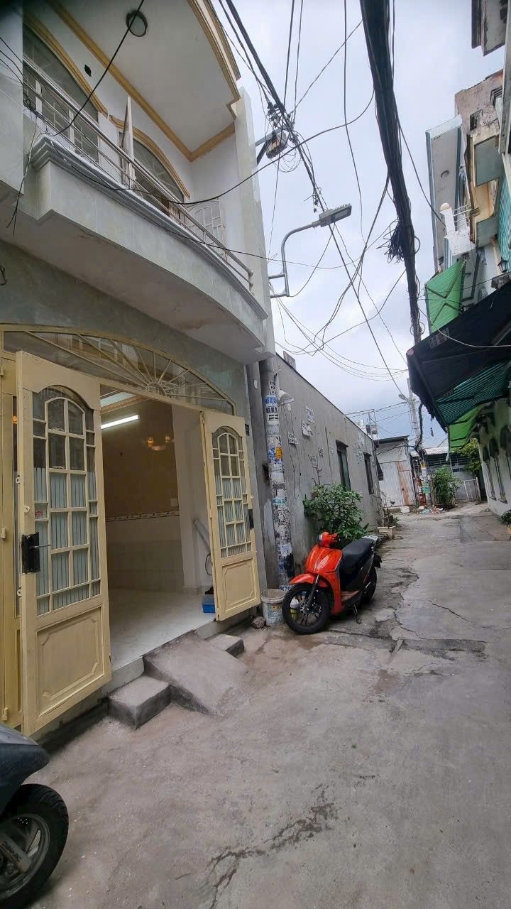 Nhà cho thuê Gò Vấp 90m² giá 8.5 triệu - Nhà trống sạch đẹp, khu an ninh!