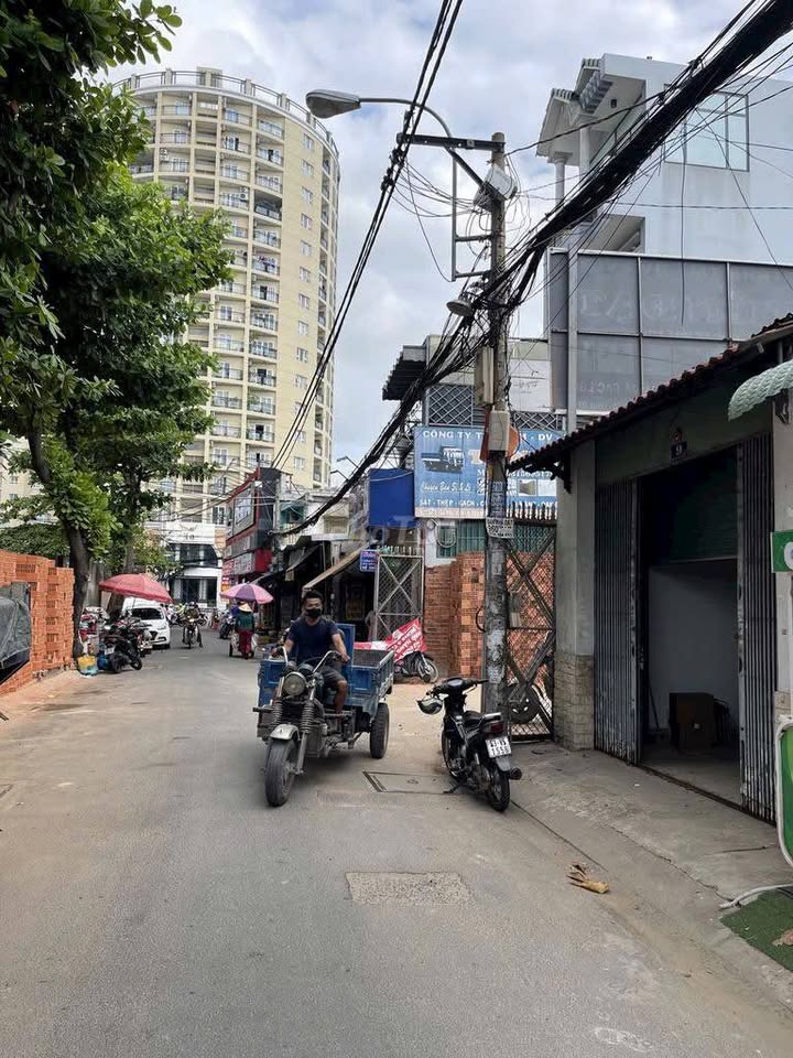 Nhà mặt tiền đường Tân Trụ, quận Tân Bình, 114.5m² giá 15 tỷ - Cơ hội đầu tư tuyệt vời!