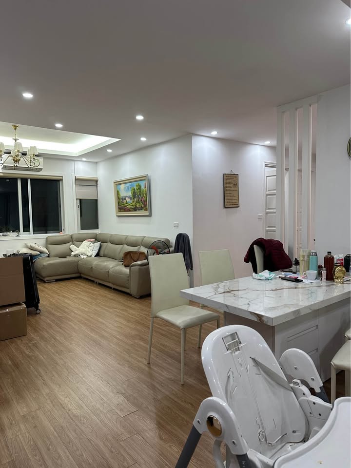 Chung cư Ciputra Phú Thượng 145m² giá 15 tỷ - Sổ đỏ chính chủ, thiết kế sang trọng!