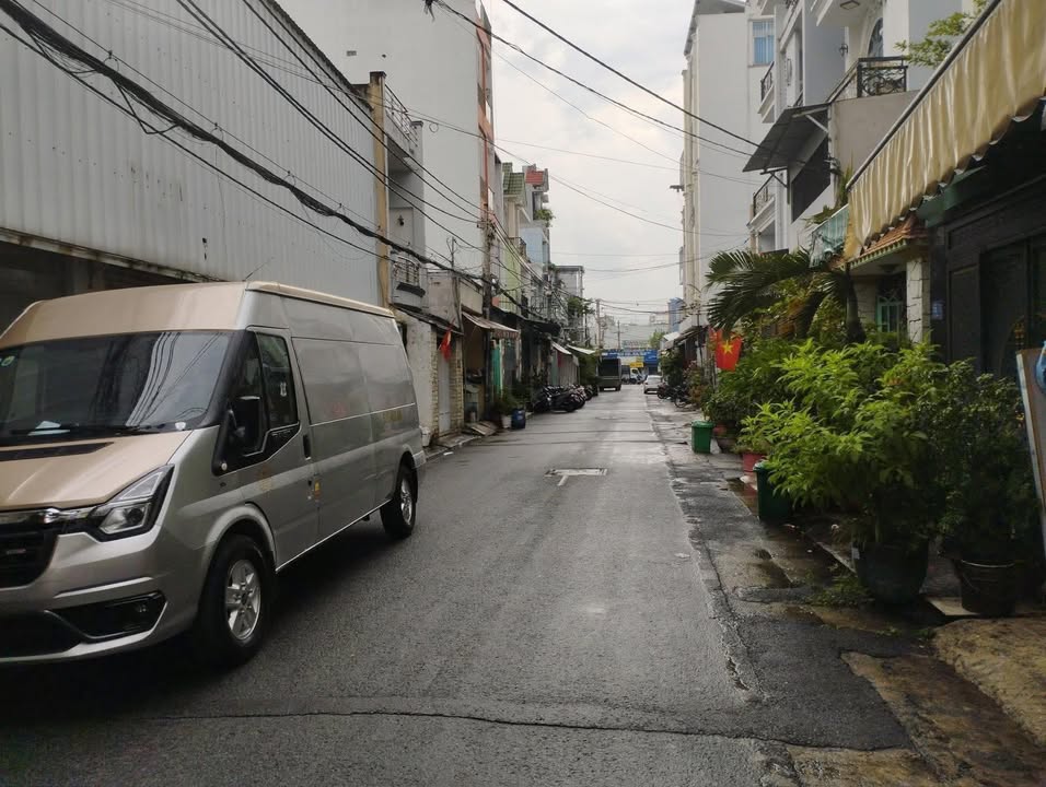 Nhà xưởng đường Lê Văn Quới, Bình Tân 268.6m² giá 30 tỷ - Cơ hội đầu tư hấp dẫn!