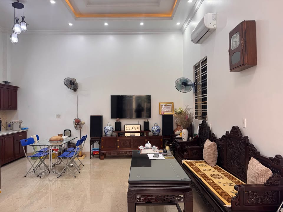 Nhà mặt tiền Nguyễn Hữu Tuệ 65m² giá 7.2 tỷ - Kinh doanh đỉnh cao!