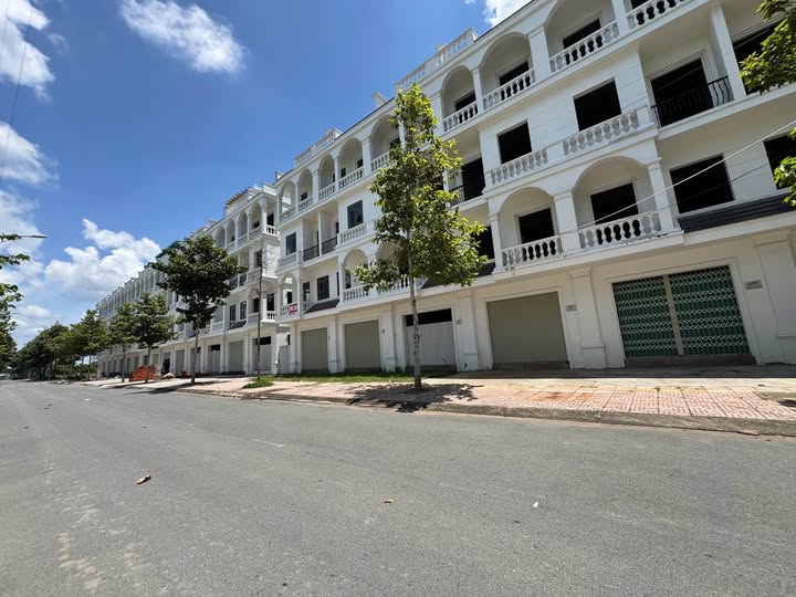 Nhà khu Landmark 62, Võ Văn Kiệt, Vĩnh Long - Diện tích 108m² - Sổ đỏ chính chủ, giá tốt!