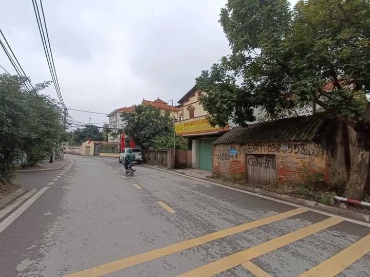 Nhà mặt phố Đa Tốn, 121m² giá thỏa thuận - Cơ hội đầu tư sinh lời hiếm có!