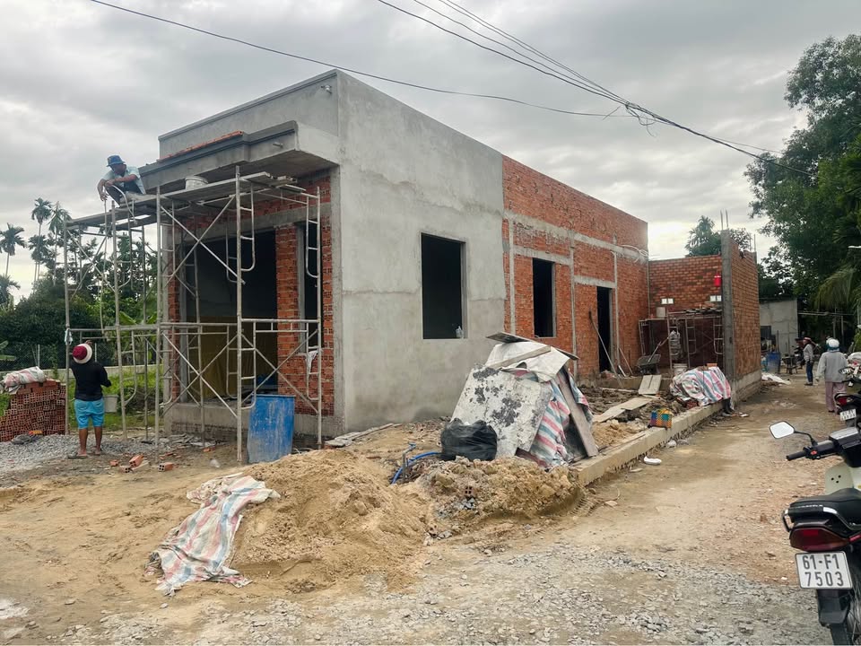 Nhà cấp 4 tại Phú An, Thủ Dầu Một 144m² giá 2.35 tỷ - Gần ngã tư tiện lợi!