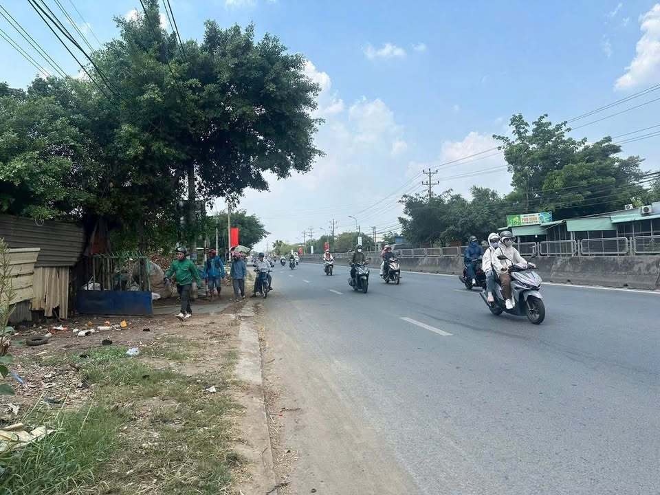 Đất mặt tiền Quốc Lộ 1A, Thạnh Đức, Bến Lức - 489m² chỉ 4.45 tỷ - Kinh doanh thuận lợi!