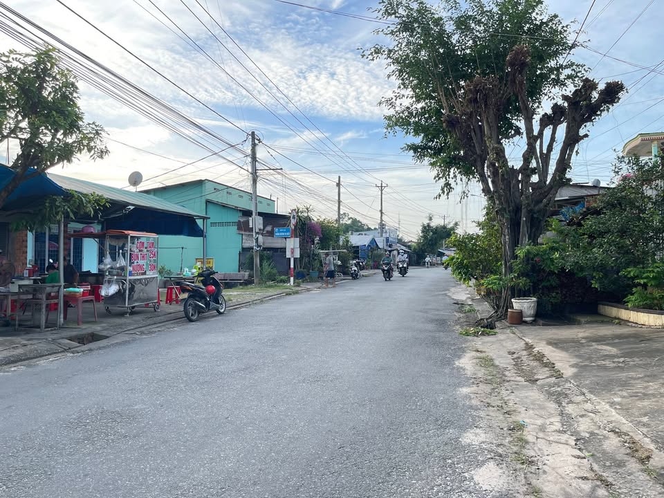 Đất nền Tân An 108m² giá 1.6 tỷ - Sổ hồng chính chủ, ô tô vào thoải mái!