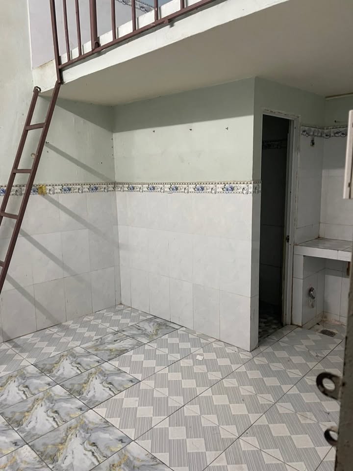Phòng trọ 140/4 Hoàng Hữu Nam, Quận 9 - Gác lửng sạch sẽ, giá chỉ 1,7 triệu!