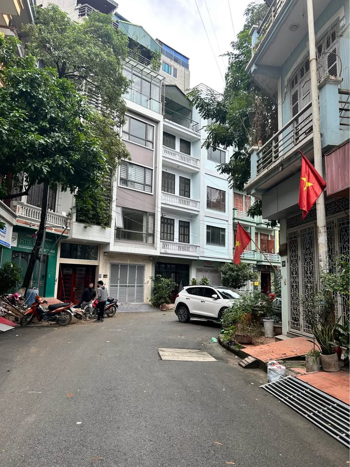 Nhà phố Đại Kim 53m² giá 22 tỷ - Phân lô bàn cờ, thang máy nhập khẩu!