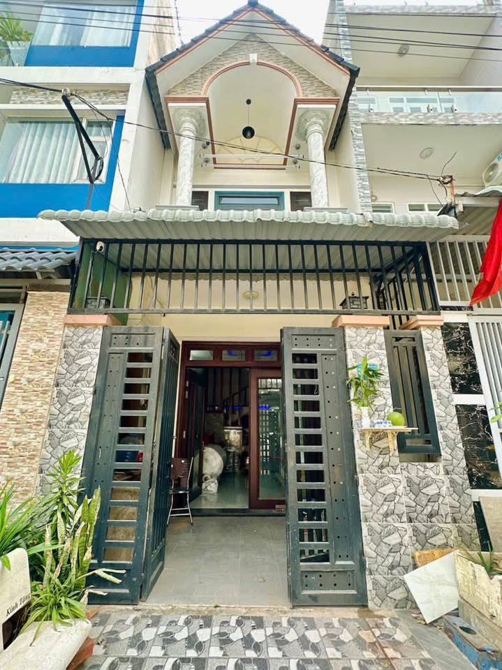 Nhà phố Tân Hoà Dĩ An 60m² giá 4.8 tỷ - Thiết kế hiện đại, sẵn sàng vào ở!