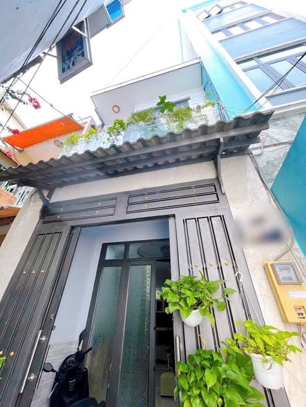 Nhà bán quận 4, 56m² giá 5 tỷ - Vào ở ngay, không cần sửa chữa!