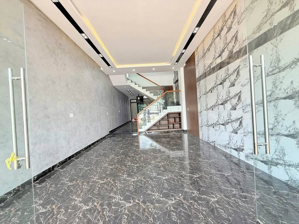 Nhà mặt tiền đường 30/4 Buôn Ma Thuột 90m² giá 12 triệu - Kinh doanh ngay!