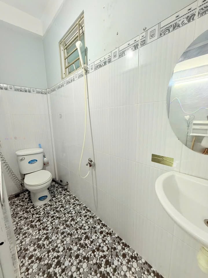 Căn hộ 1 phòng ngủ 24m² tại Trần Hưng Đạo, Q5 - Trang bị nội thất, cho thuê ngay!