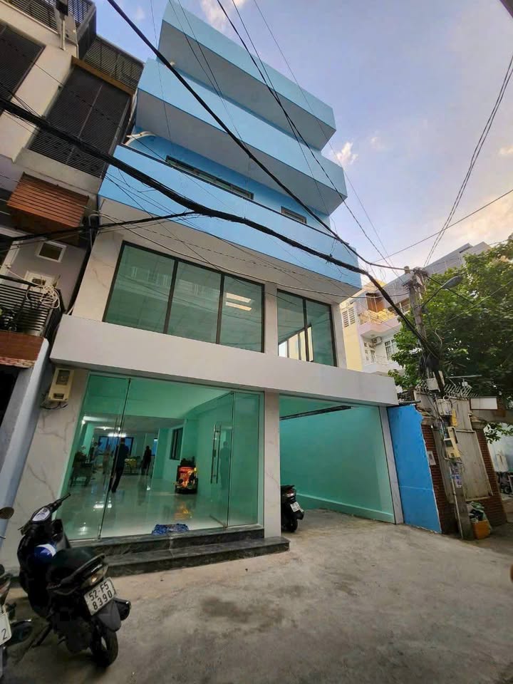 Tòa nhà văn phòng Trần Hưng Đạo Quận 1, 236m² giá 65 tỷ - Cơ hội đầu tư tuyệt vời!